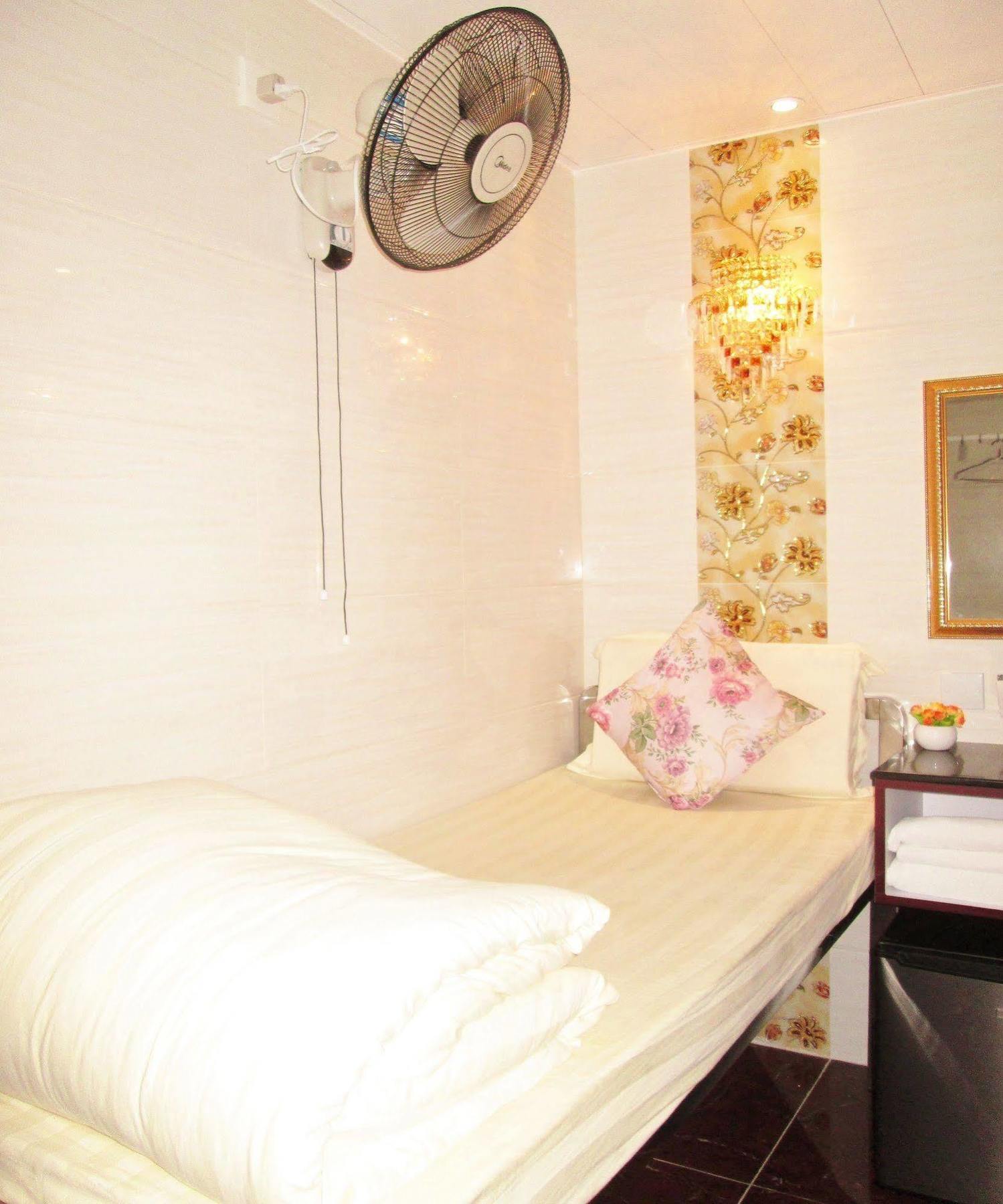 New Reliance Inn Гонконг Екстер'єр фото